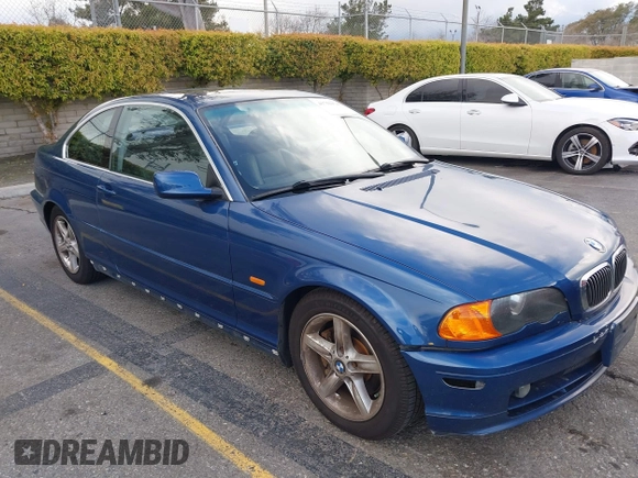 2001 BMW 3 Series 325Ci with VIN WBABN33401JW55892, listed as a IAAI auction lot 41751934 with 1 mi miles. Bid and sale history available at carsss.com. Image 1.