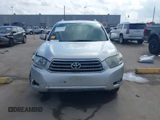 2010 Toyota Highlander Limited с VIN JTEYK3EH8A2097494, выставлен на аукционе IAAI как лот 41516578 с пробегом 216 077 миль миль и . История ставок и продаж доступна на DreamBid. Изображение 12.