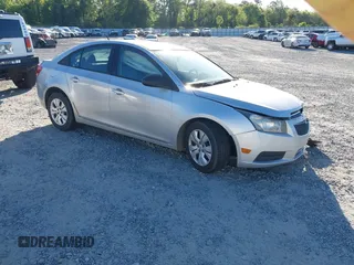 2014 Chevrolet Cruze LS z VIN 1G1PA5SH8E7169475, wystawiony jako IAAI lot #42044779 z przebiegiem 137 269 mil mil oraz . Historia ofert i sprzedaży dostępna na DreamBid. Obrazek 1.