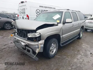 2002 Chevrolet Suburban Z71 with VIN 3GNFK16ZX2G278927, listed as a IAAI auction lot 41457820 with 210,134 mi miles. Bid and sale history available at carsss.com. Image 2.