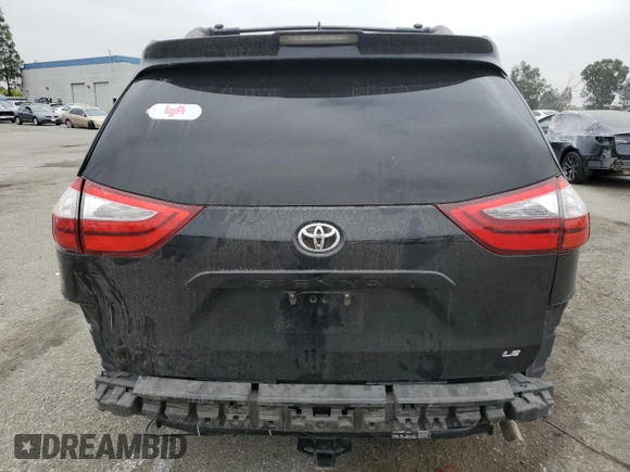 2018 Toyota Sienna LE Auto Access Seat with VIN 5TDKZ3DC6JS924316, listed as a Copart auction lot 61822215 with 123,396 mi miles and Salvage title. Bid and sale history available at DreamBid. Image 6.