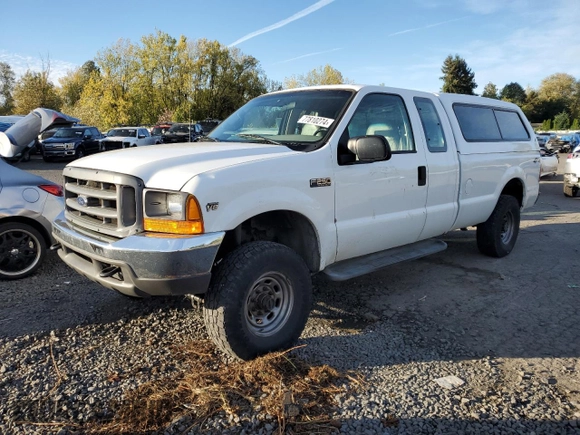 2001 Ford Super Duty F-250 XL with VIN 1FTNX21L51EA29472, listed as a Copart auction lot 77810274 with 241,055 mi miles and Salvage Title. Bid and sale history available at carsss.com. Image 1.