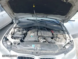 2010 BMW 5 Series 535i xDrive with VIN WBANV9C52AC139966, listed as a IAAI auction lot 42080395 with 225,178 mi miles. Bid and sale history available at carsss.com. Image 10.
