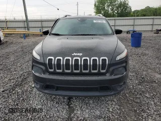 2016 Jeep Cherokee Latitude z VIN 1C4PJMCS1GW199566, wystawiony jako Copart lot #54073365 z przebiegiem 85 650 mil mil oraz Szkoda całkowita • Salvage title. Historia ofert i sprzedaży dostępna na DreamBid. Obrazek 5.