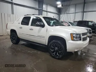 2013 Chevrolet Avalanche LTZ with VIN 3GNTKGE74DG315222, listed as a Copart auction lot 73200524 with 154,881 mi miles and Salvage Title. Bid and sale history available at carsss.com. Image 4.