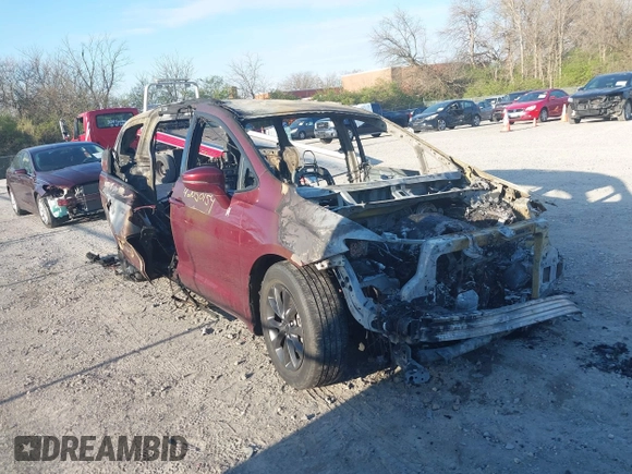 2021 Chrysler Pacifica Touring L with VIN 2C4RC1BG3MR582136, listed as a IAAI auction lot 42050154 with Not Provided miles and . Bid and sale history available at DreamBid. Image 1.