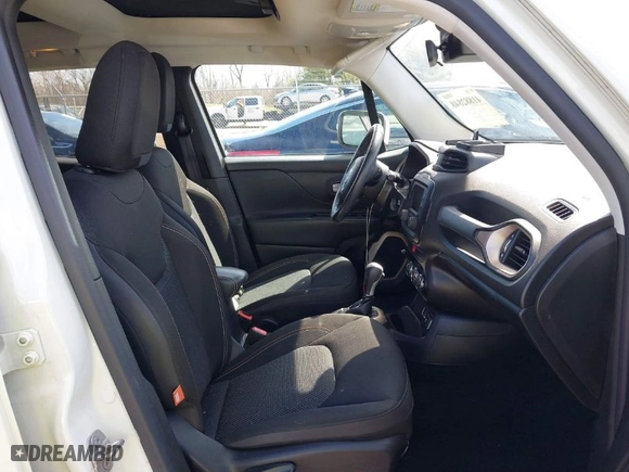 2016 Jeep Renegade Latitude with VIN ZACCJABT4GPC65046, listed as a IAAI auction lot 41882848 with 128,486 mi miles. Bid and sale history available at carsss.com. Image 5.