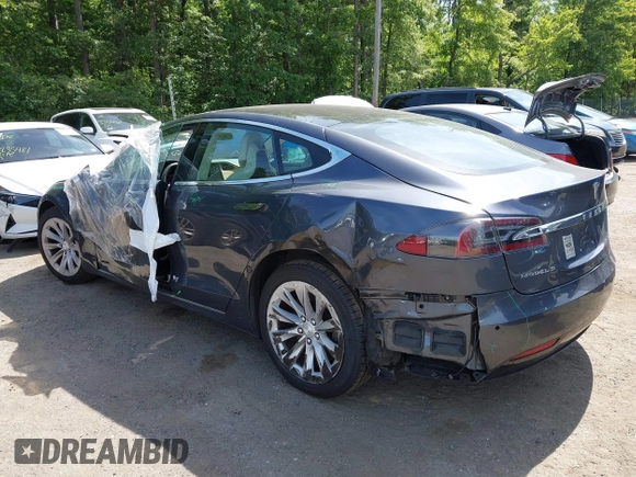 2018 Tesla Model S 75D with VIN 5YJSA1E24JF292518, listed as a IAAI auction lot 42247256 with 40,160 mi miles and . Bid and sale history available at DreamBid. Image 3.