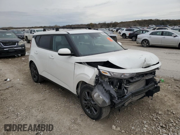 2022 Kia Soul EX with VIN KNDJ33AU5N7165958, listed as a Copart auction lot 79633714 with 24,582 mi miles and Salvage Title. Bid and sale history available at carsss.com. Image 4.