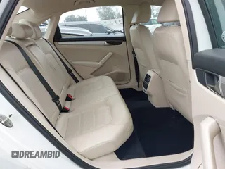 2019 Volkswagen Passat Wolfsburg Edition z VIN 1VWLA7A38KC004758, wystawiony jako IAAI lot #42404110 z przebiegiem 71 694 mil mil oraz . Historia ofert i sprzedaży dostępna na DreamBid. Obrazek 8.
