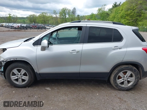 2019 Chevrolet Trax LT z VIN 3GNCJLSB4KL256651, wystawiony jako IAAI lot #42179904 z przebiegiem 132 143 mil mil oraz . Historia ofert i sprzedaży dostępna na DreamBid. Obrazek 15.