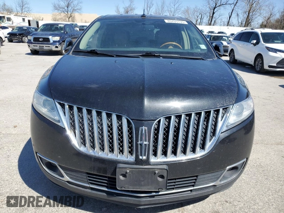 2013 Lincoln MKX with VIN 2LMDJ6JKXDBL44375, listed as a Copart auction lot 49793135 with 205,797 mi miles and Clean Title. Bid and sale history available at carsss.com. Image 5.