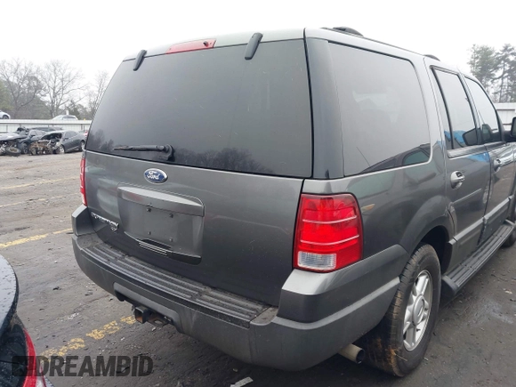2004 Ford Expedition Special Service with VIN 1FMPU15L44LB05801, listed as a IAAI auction lot 41553046 with 286,759 mi miles. Bid and sale history available at carsss.com. Image 4.