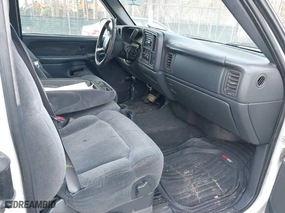 2001 Chevrolet Silverado 1500 LS with VIN 2GCEC19T111166937, listed as a IAAI auction lot 41422853 with 245,458 mi miles. Bid and sale history available at carsss.com. Image 5.