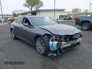 2021 Lexus ES 300h z VIN 58ADA1C12MU004997, wystawiony jako IAAI lot #42131827 z przebiegiem 38 238 mil mil oraz . Historia ofert i sprzedaży dostępna na DreamBid. Obrazek 1.