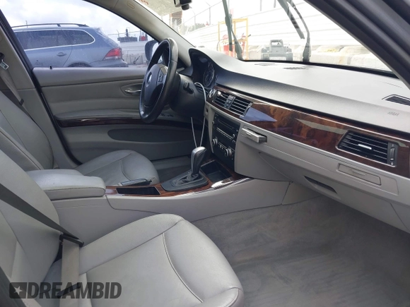 2011 BMW 3 Series 328i with VIN WBAPH5C59BA444595, listed as a IAAI auction lot 41756008 with Not Provided miles and . Bid and sale history available at carsss.com. Image 5.