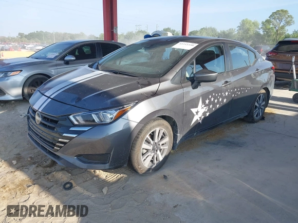 2024 Nissan Versa SV z VIN 3N1CN8EV1RL877648, wystawiony jako IAAI lot #42211446 z przebiegiem 13 477 mil mil oraz . Historia ofert i sprzedaży dostępna na DreamBid. Obrazek 18.