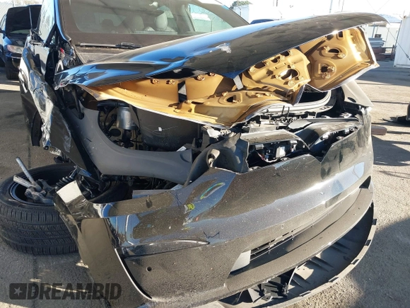 2022 Tesla Model X Plaid z VIN 7SAXCBE60NF351288, wystawiony jako IAAI lot #40847518 z przebiegiem 28 149 mil mil oraz . Historia ofert i sprzedaży dostępna na DreamBid. Obrazek 6.