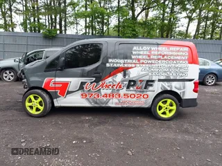 2015 Nissan NV200 SV with VIN 3N6CM0KN8FK732899, listed as a IAAI auction lot 42389344 with 223,718 mi miles and . Bid and sale history available at DreamBid. Image 14.