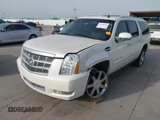 2011 Cadillac Escalade ESV Platinum z VIN 1GYS3KEF2BR134431, wystawiony jako IAAI lot #42238533 z przebiegiem 192 782 mil mil oraz . Historia ofert i sprzedaży dostępna na DreamBid. Obrazek 2.
