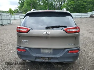 2016 Jeep Cherokee Latitude z VIN 1C4PJMCS1GW255747, wystawiony jako Copart lot #61195425 z przebiegiem 63 484 mil mil oraz Szkoda całkowita • Salvage title. Historia ofert i sprzedaży dostępna na DreamBid. Obrazek 6.