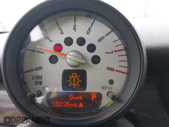2011 MINI Hardtop S with VIN WMWSV3C5XBTY14030, listed as a IAAI auction lot 41712084 with 132,126 mi miles and . Bid and sale history available at DreamBid. Image 7.