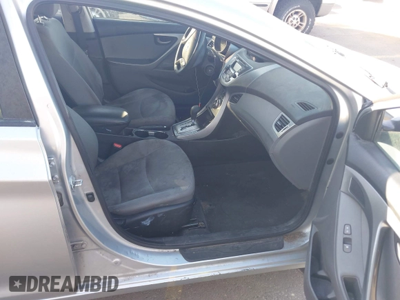 2013 Hyundai Elantra GLS z VIN 5NPDH4AE8DH350755, wystawiony jako IAAI lot #42148711 z przebiegiem Nie podano mil oraz . Historia ofert i sprzedaży dostępna na DreamBid. Obrazek 5.