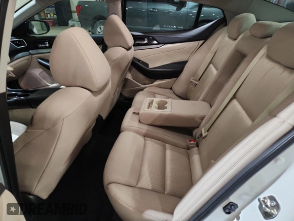 2017 Nissan Maxima SV with VIN 1N4AA6AP7HC432584, listed as a Copart auction lot 62671045 with 117,390 mi miles and Salvage title. Bid and sale history available at DreamBid. Image 10.