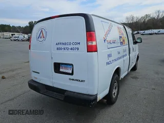 2005 Chevrolet Express Cargo z VIN 1GCFG15X451215108, wystawiony jako IAAI lot #42607984 z przebiegiem 127 758 mil mil oraz . Historia ofert i sprzedaży dostępna na DreamBid. Obrazek 2.
