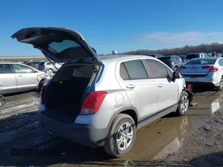2016 Chevrolet Trax LS with VIN KL7CJKSB1GB695184, listed as a IAAI auction lot 41488203 with 113,410 mi miles. Bid and sale history available at carsss.com. Image 4.