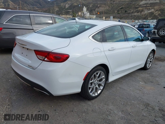 2015 Chrysler 200 C z VIN 1C3CCCEG8FN674005, wystawiony jako IAAI lot #41675854 z przebiegiem 110 066 mil mil oraz . Historia ofert i sprzedaży dostępna na DreamBid. Obrazek 4.