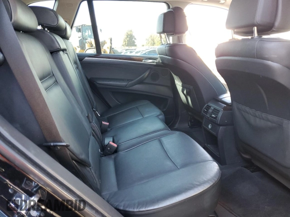 2008 BMW X5 3.0si z VIN 5UXFE43598L001053, wystawiony jako Copart lot #56243905 z przebiegiem 118 089 mil mil oraz Szkoda całkowita • Salvage title. Historia ofert i sprzedaży dostępna na DreamBid. Obrazek 11.