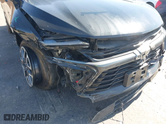 2024 Chevrolet Blazer RS z VIN 3GNKBERS0RS155598, wystawiony jako IAAI lot #39970423 z przebiegiem 15 171 mil mil oraz . Historia ofert i sprzedaży dostępna na DreamBid. Obrazek 6.