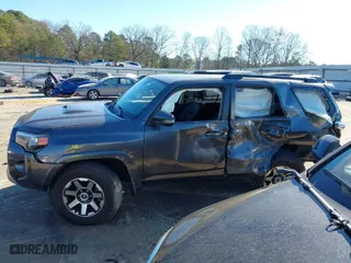 2019 Toyota 4Runner SR5 with VIN JTEBU5JR4K5610914, listed as a IAAI auction lot 41175418 with 101,665 mi miles. Bid and sale history available at carsss.com. Image 14.