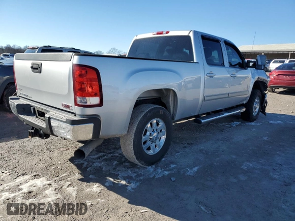 2011 GMC Sierra 2500HD SLT z VIN 1GT121E89BF191758, wystawiony jako Copart lot #87836355 z przebiegiem 128 153 mil mil oraz Szkoda całkowita • Salvage title. Historia ofert i sprzedaży dostępna na DreamBid. Obrazek 3.