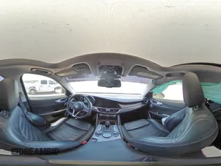 2018 Alfa Romeo Giulia Ti Sport z VIN ZARFAECN7J7588845, wystawiony jako Copart lot #55140535 z przebiegiem Nie podano mil oraz Szkoda całkowita • Salvage title. Historia ofert i sprzedaży dostępna na DreamBid. Obrazek 14.