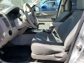 2010 Ford Escape XLS with VIN 1FMCU9C70AKC85380, listed as a Copart auction lot 52868005 with 302,211 mi miles and Clean title. Bid and sale history available at DreamBid. Image 7.