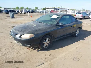 2000 Ford Escort ZX2 with VIN 3FAKP113XYR255310, listed as a IAAI auction lot 42078201 with 236,443 mi miles. Bid and sale history available at carsss.com. Image 2.