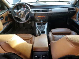 2009 BMW 3 Series 328i z VIN WBAPH77559NM47762, wystawiony jako Copart lot #85077774 z przebiegiem 215 502 mil mil oraz Szkoda całkowita • Salvage title. Historia ofert i sprzedaży dostępna na DreamBid. Obrazek 8.