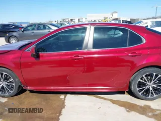 2018 Toyota Camry LE z VIN 4T1B11HK9JU583160, wystawiony jako IAAI lot #41707215 z przebiegiem 134 214 mil mil oraz . Historia ofert i sprzedaży dostępna na DreamBid. Obrazek 15.