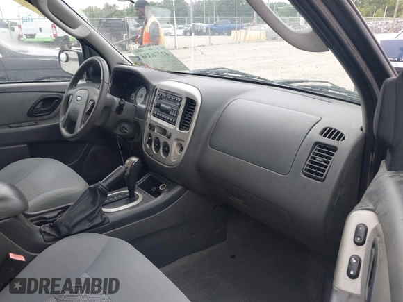 2006 Ford Escape XLT with VIN 1FMYU03156KA84031, listed as a IAAI auction lot 42276336 with 136,038 mi miles and . Bid and sale history available at DreamBid. Image 5.