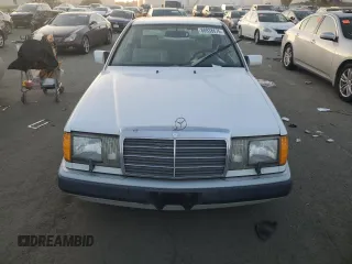 1990 Mercedes-Benz 300 CE with VIN WDBEA51D3LB226154, listed as a Copart auction lot 88838675 with 118,864 mi miles and Clean Title. Bid and sale history available at DreamBid. Image 5.