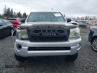 2006 Toyota Tacoma with VIN 5TEUU42N56Z275054, listed as a IAAI auction lot 41835497 with 166,076 mi miles. Bid and sale history available at carsss.com. Image 12.