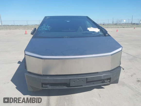 2024 Tesla Cybertruck с VIN 7G2CEHED8RA029960, выставлен на аукционе IAAI как лот 41829549 с пробегом 5 161 миль миль и . История ставок и продаж доступна на DreamBid. Изображение 12.