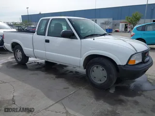 2003 GMC Sonoma SLS with VIN 1GTCS19X438272277, listed as a IAAI auction lot 41554041 with 168,682 mi miles. Bid and sale history available at carsss.com. Image 1.