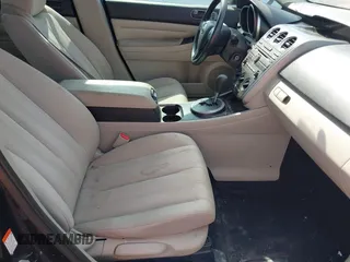 2010 Mazda CX-7 Sport z VIN JM3ER2W57A0302131, wystawiony jako IAAI lot #42253343 z przebiegiem 217 207 mil mil oraz . Historia ofert i sprzedaży dostępna na DreamBid. Obrazek 5.