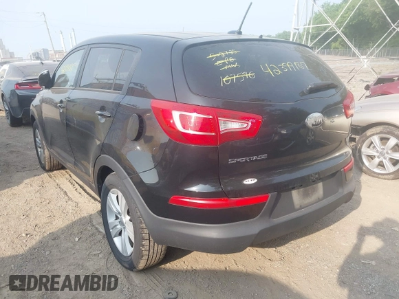 2013 Kia Sportage LX z VIN KNDPBCA27D7451269, wystawiony jako IAAI lot #42399187 z przebiegiem 119 507 mil mil oraz . Historia ofert i sprzedaży dostępna na DreamBid. Obrazek 3.