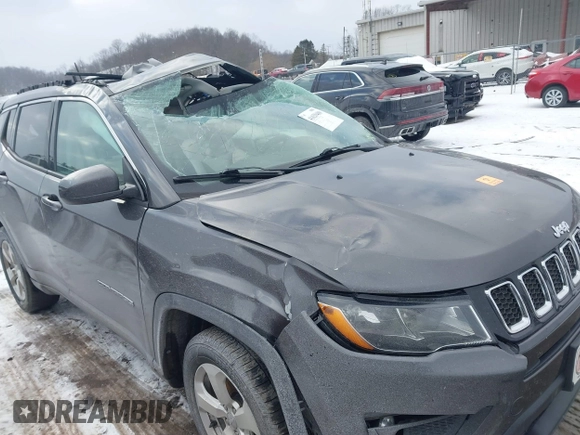 2017 Jeep Compass Latitude with VIN 3C4NJDBB1HT656327, listed as a IAAI auction lot 41629400 with 116,554 mi miles. Bid and sale history available at carsss.com. Image 11.