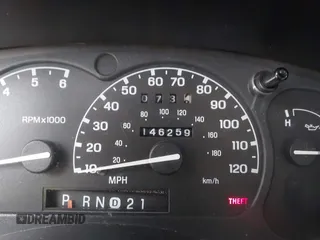 1999 Ford Explorer XLT z VIN 1FMZU32E1XZA80254, wystawiony jako IAAI lot #41453375 z przebiegiem 146 259 mil mil oraz . Historia ofert i sprzedaży dostępna na DreamBid. Obrazek 7.
