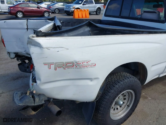 2002 Toyota Tacoma with VIN 5TENL42N92Z027486, listed as a IAAI auction lot 41819045 with 252,777 mi miles. Bid and sale history available at carsss.com. Image 12.